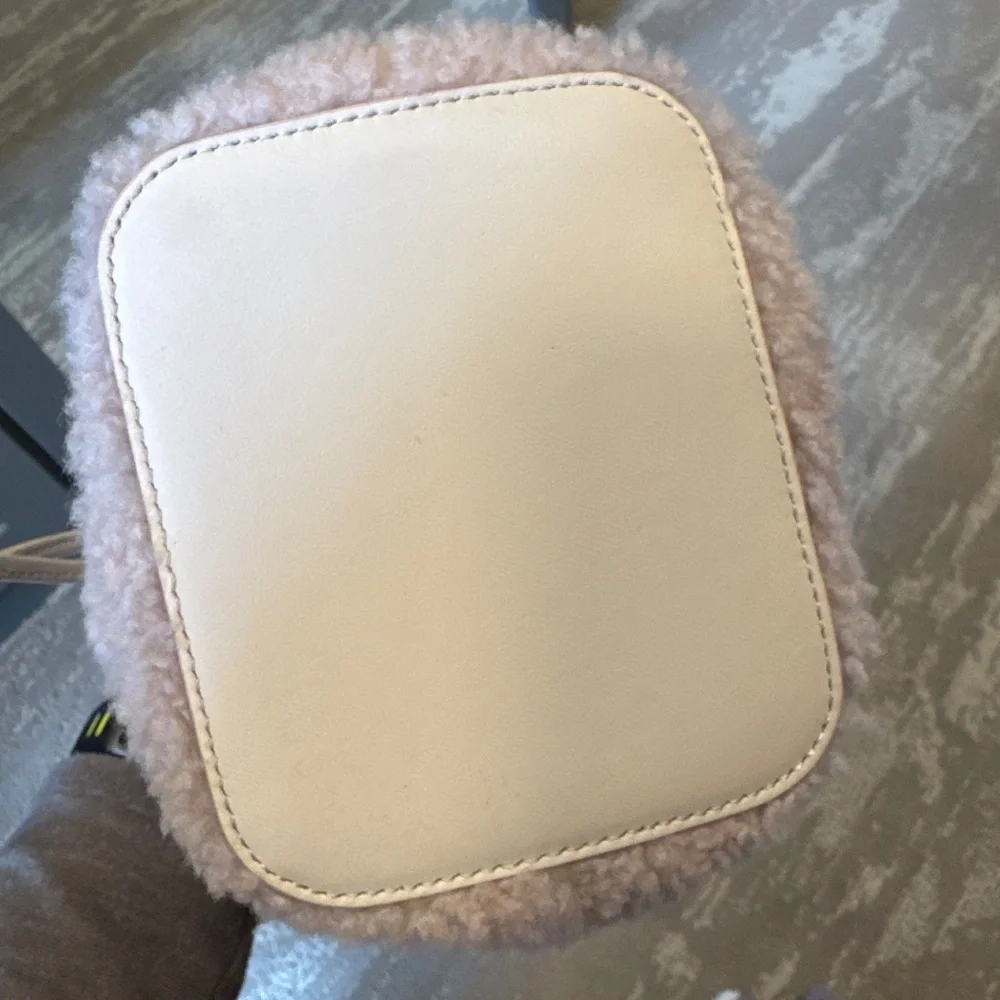 Fendi bucket bag - Picture 4 of 4